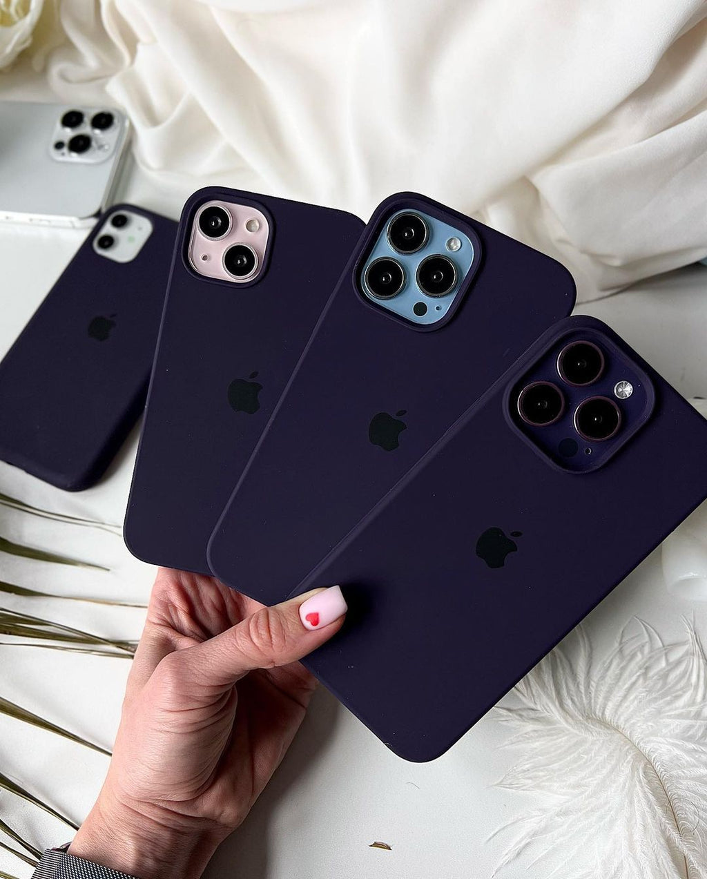Deep Purple iPhone Silicone Cover – Soft Touch, Anti-Slip & Stylish Protection for iPhone 12