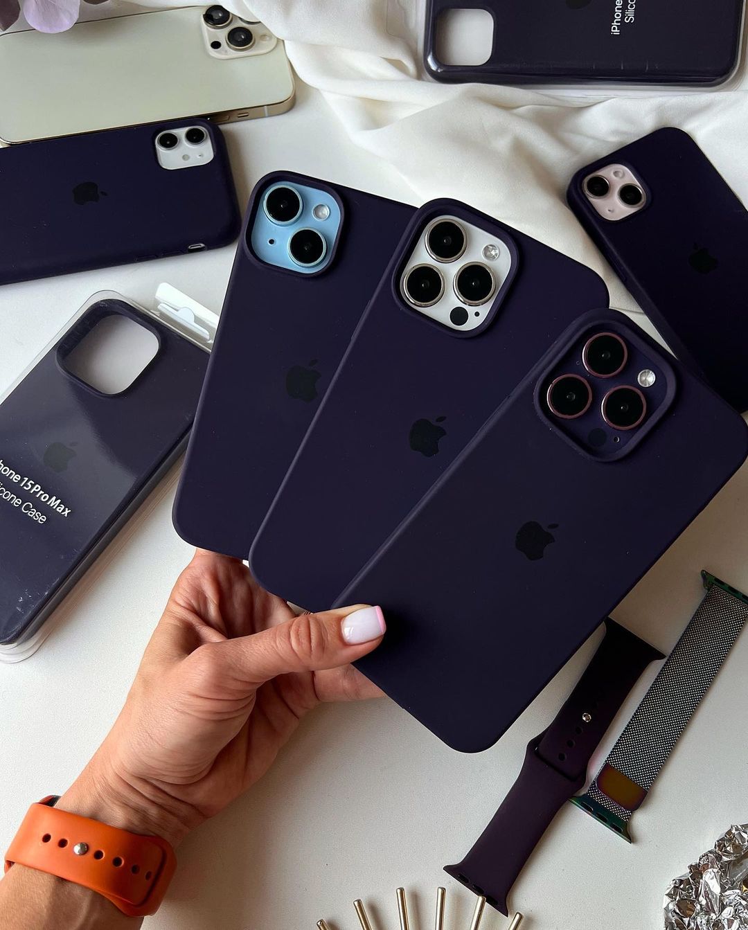 Deep Purple iPhone Silicone Cover – Soft Touch, Anti-Slip & Stylish Protection for iPhone 12