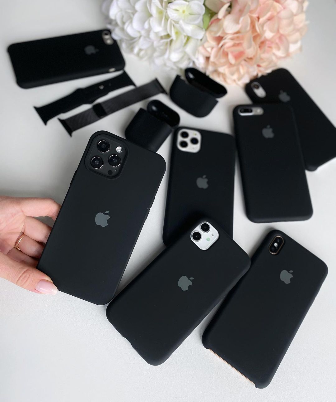 Black iPhone Silicone Case – Premium Liquid Silicone | iPhone 16